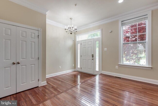 Foto del edificio - 7631 Elmcrest Rd