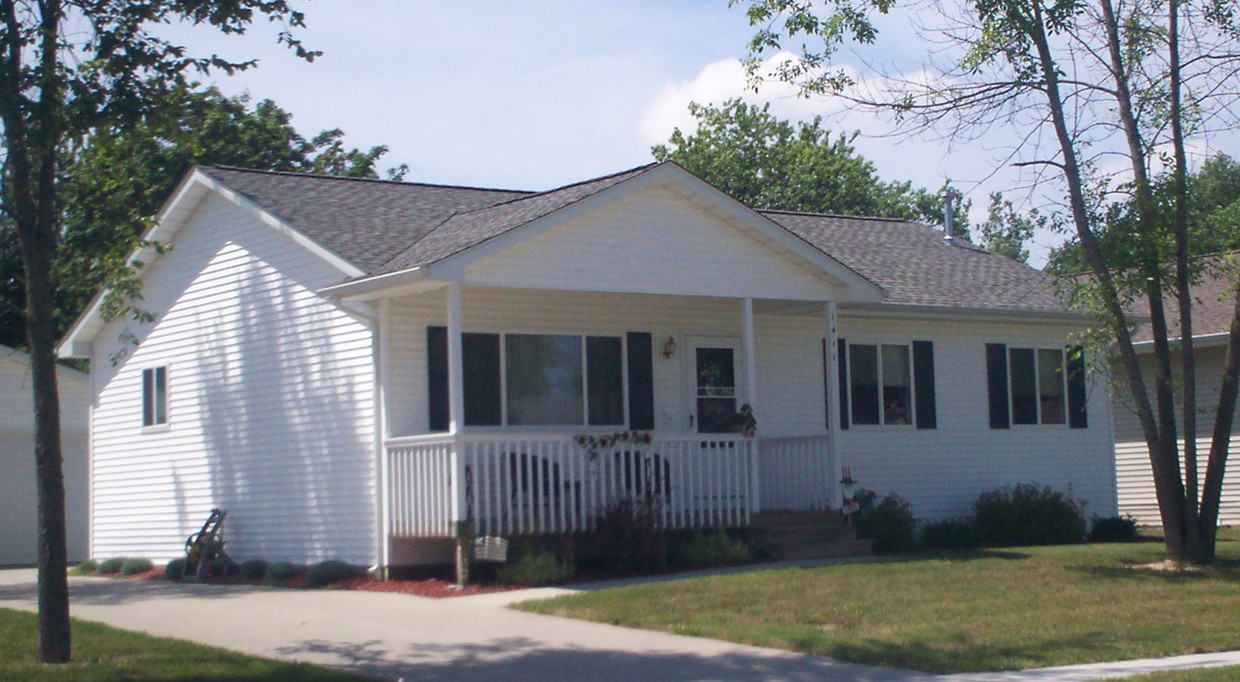 Primary Photo - Lee Street Housing