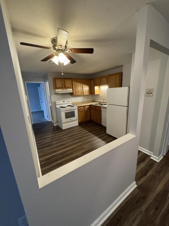 Foto del edificio - 7857 Harrison Rd