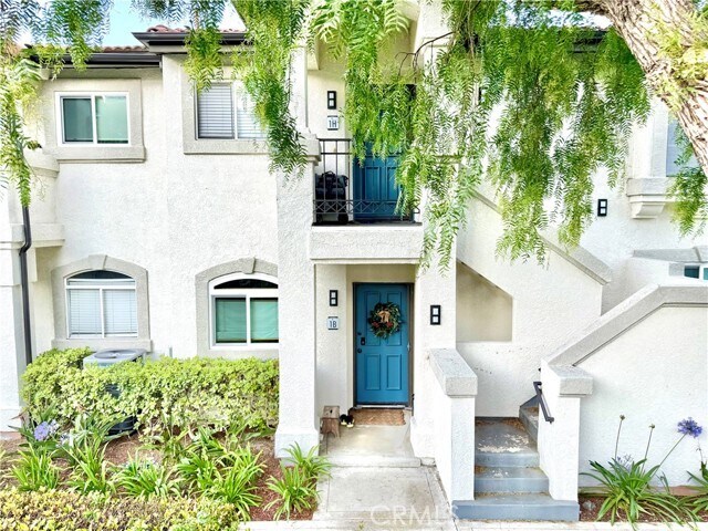 Building Photo - 30902 Club House Dr