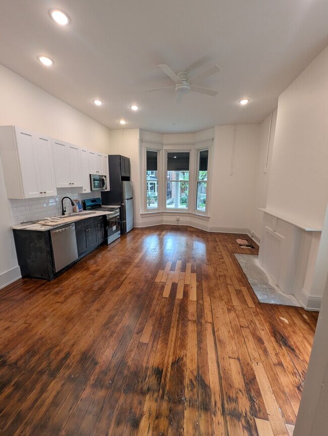 Foto del edificio - Beautifully Renovated, Elegant Apartments in Historic Covington