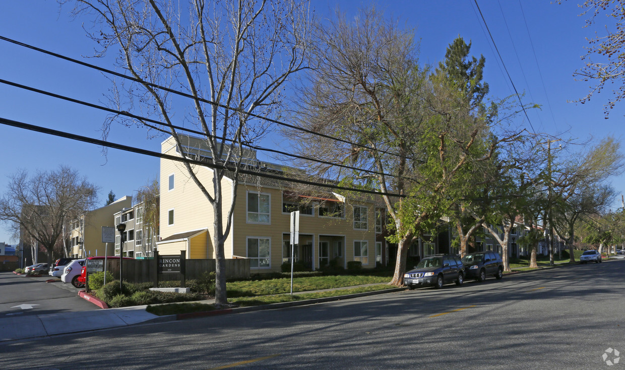 Primary Photo - Rincon Gardens