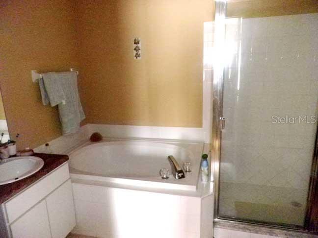 Foto del edificio - 16329 Enclave Village Dr