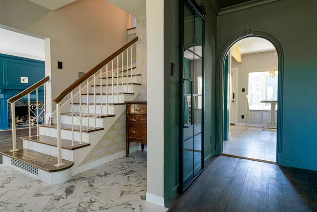 Foto del edificio - Charming 4 Bed, 2/5 Bath East Bench House