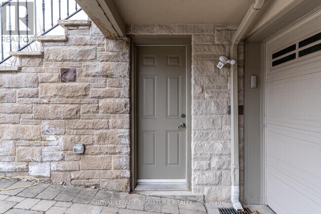 Photo du bâtiment - 132 Cameron Ave