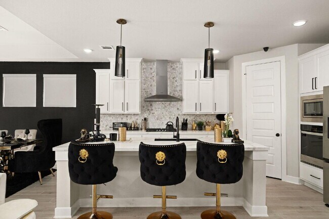 Foto del edificio - "Spacious: 4-Bedroom MOVE IN READY with 3....