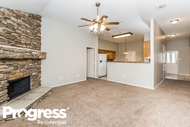 Foto del edificio - 901 Rock Springs Dr