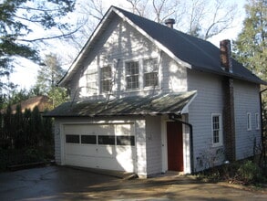 Building Photo - 76 Gertrude Pl