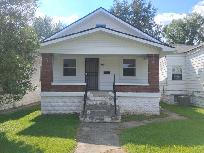 Photo - 1058 Cecil Ave (Louisville, KY) House