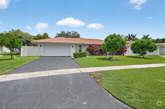 Building Photo - 20833 Sonrisa Way