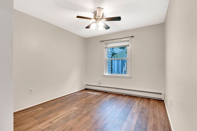 Foto del edificio - 519 Holmes Ave N
