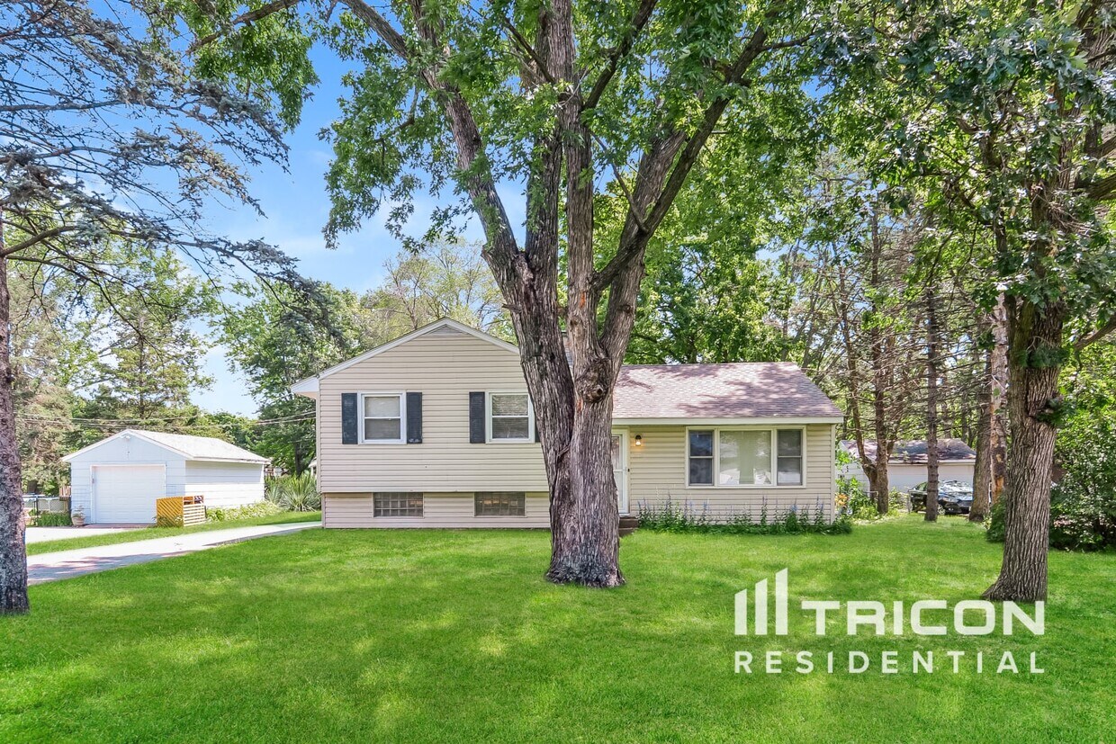 Foto principal - 7755 Eastwood Rd