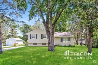 Building Photo - 7755 Eastwood Rd