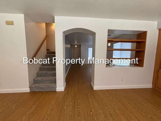 Building Photo - 1240 Flintwood Dr