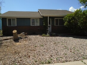 Building Photo - 912 Foothills Ct