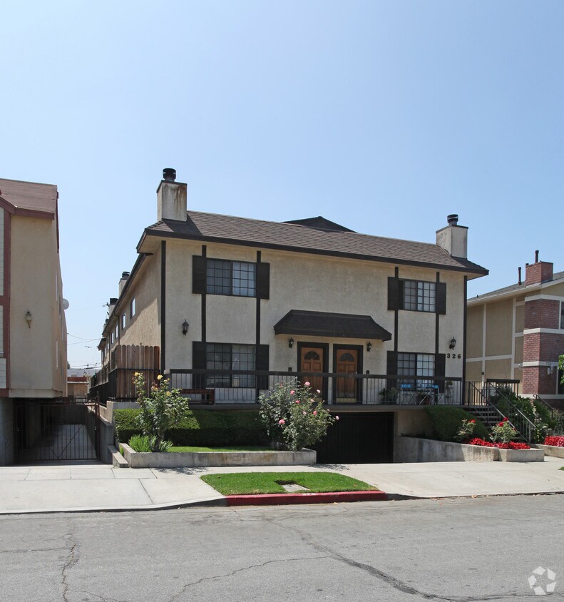 Primary Photo - 326 E Valencia Ave