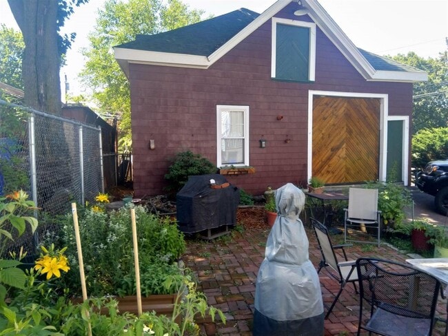 Building Photo - 68 Converse Ave