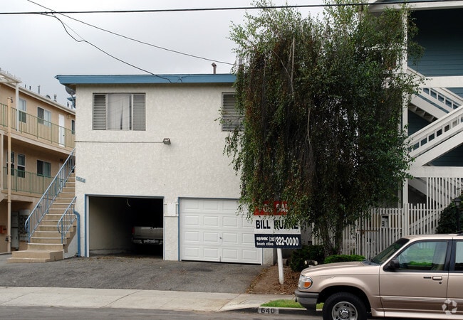 Building Photo - 640 W Imperial Ave