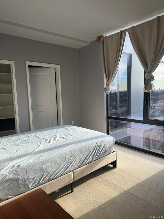 Foto del edificio - 88-08 Justice Ave