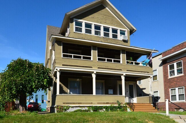 Foto del edificio - 1920 1st Ave S