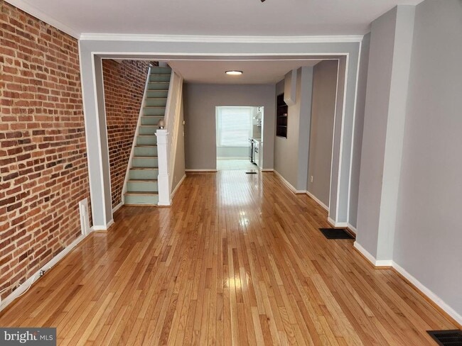 Building Photo - 308 S Bouldin St