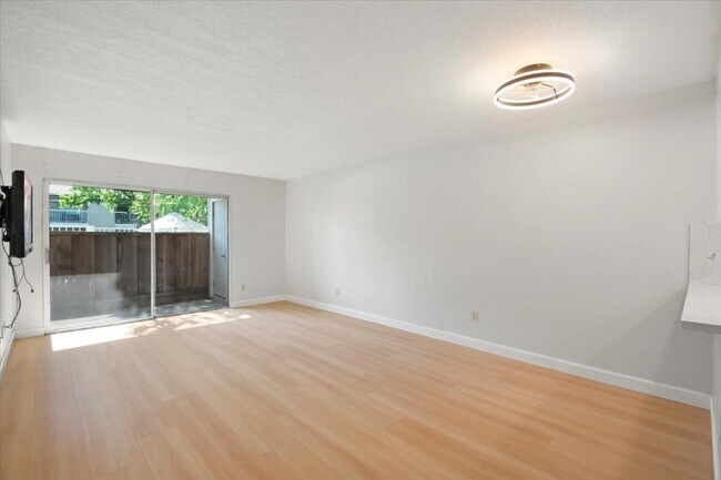 Foto del edificio - 1446 Chateau Common