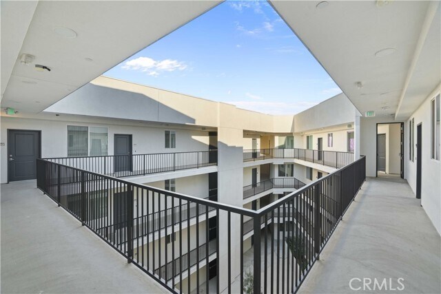 Foto del edificio - 8750 Sepulveda Blvd