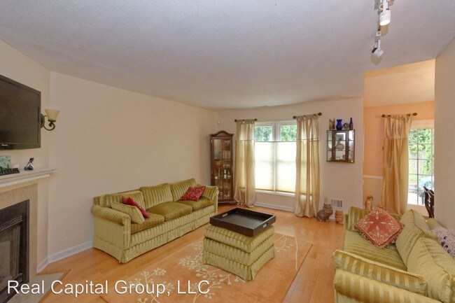 Building Photo - 3 br, 1.5 bath House - 3 Stirrup Dr.