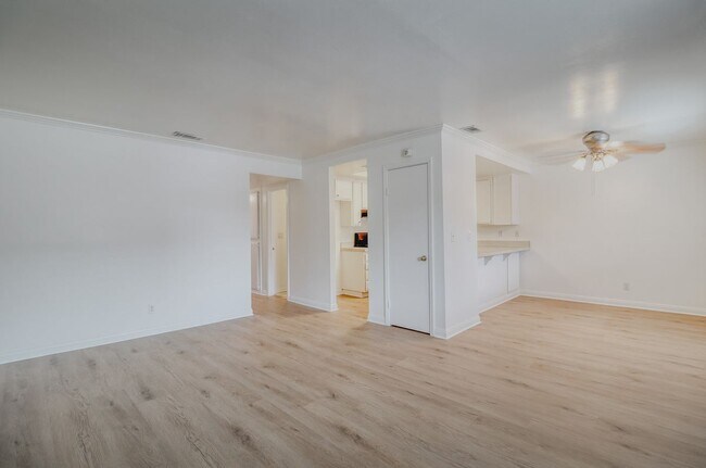 Foto del edificio - 12214 Orchid Ln