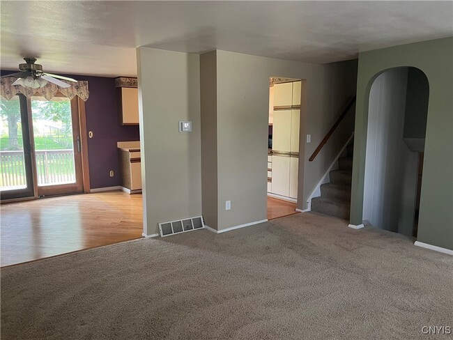 Building Photo - 8180 Mantova Dr