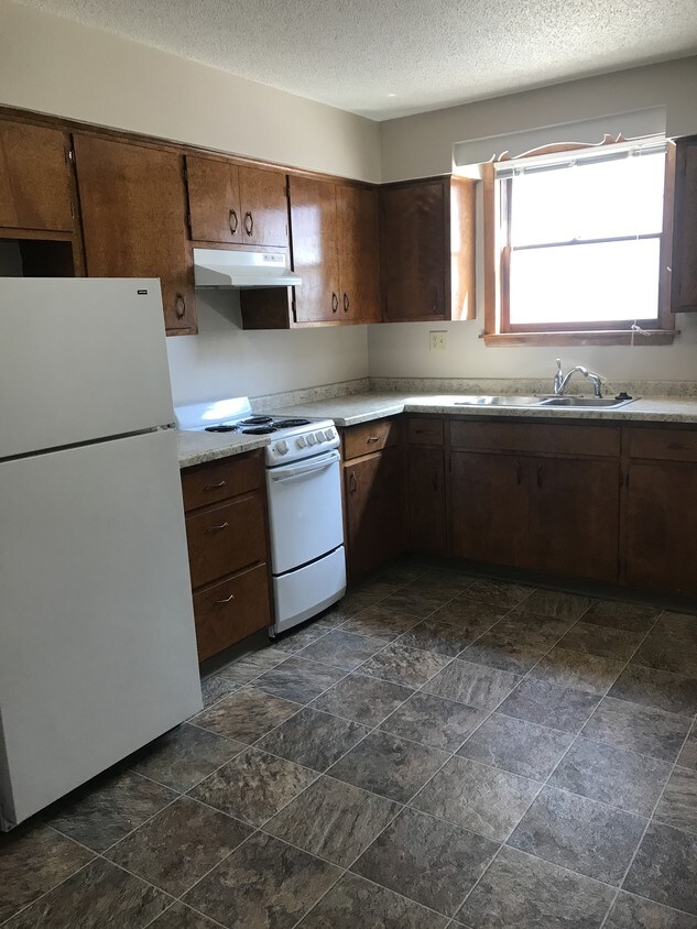 Primary Photo - 1025 10th St N