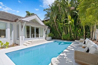 365 Hibiscus Ave