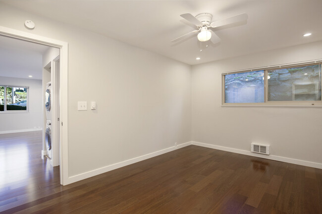 Building Photo - 1515 6th Ave W