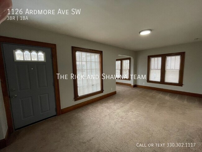 Foto del edificio - Three bedroom one bathroom home for rent