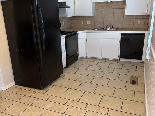 Foto del edificio - 1900 Dover St