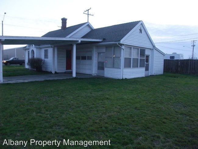 Building Photo - 2 br, 1 bath  - 830 Madison St SE