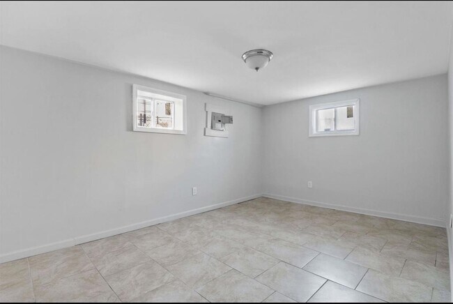 Building Photo - 35 McAdoo Ave