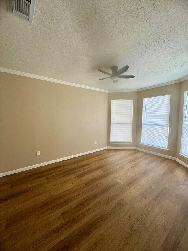 Foto del edificio - 3503 Denio Dr