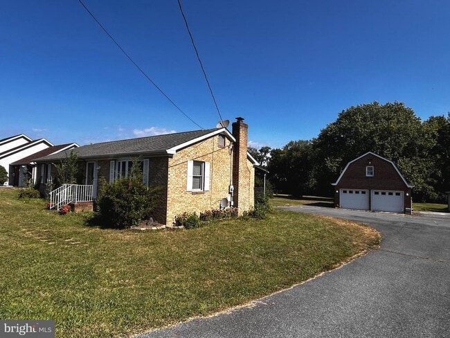 Foto del edificio - 3290 Shawnee Dr