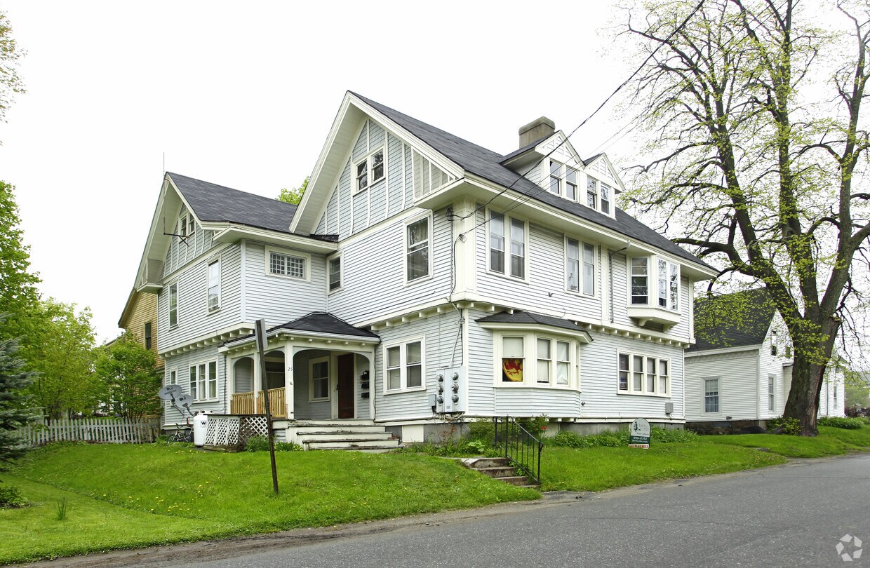 23 Maple St, Rockland, ME 04841 Apartments in Rockland, ME