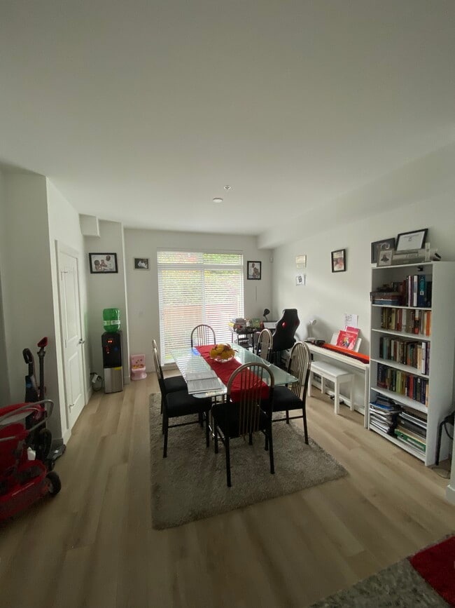 Building Photo - 20487 65 Av