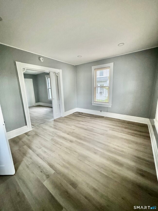 Building Photo - 11 Betts Pl