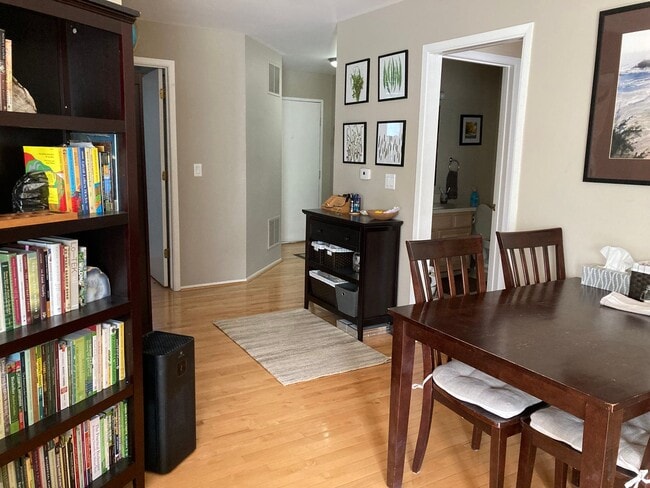 Building Photo - Three Bedroom Two Bath Condo near Arbor Hills