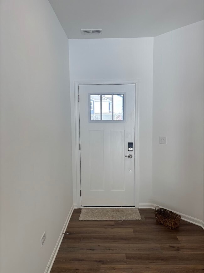 Building Photo - 12213 Dodwell St