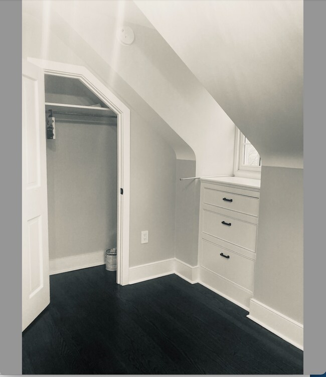 bedroom closet and built-ins - 5601 Dunmoyle St