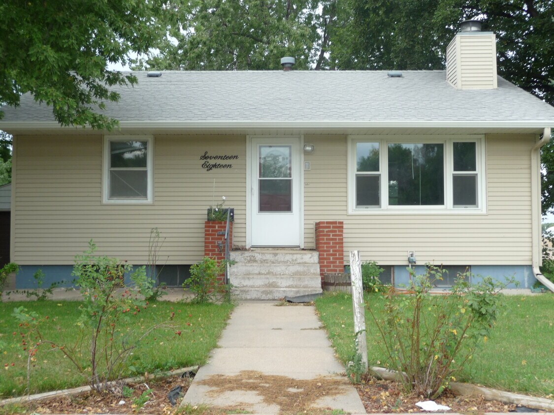 1718 9th Ave, Kearney, NE 68845 House Rental in Kearney, NE