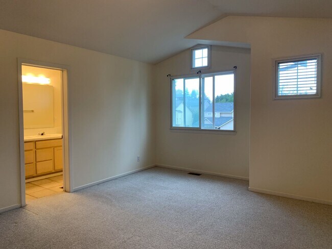 Foto del edificio - Beautiful 4BR Home | Cul-de-Sac Setting | Prime Bellevue Location
