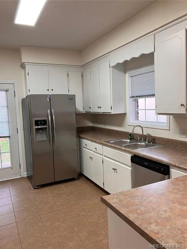 Building Photo - 209 Camden Drive