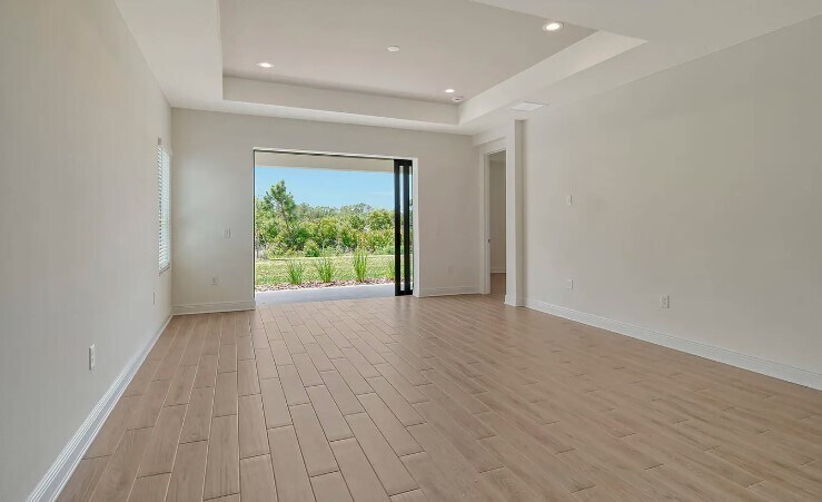 Foto del edificio - 480 Firebush Dr