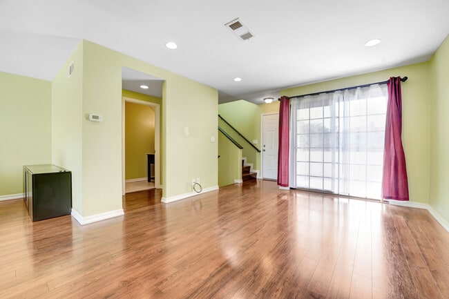 Living room - 2971 Plaza del Amo